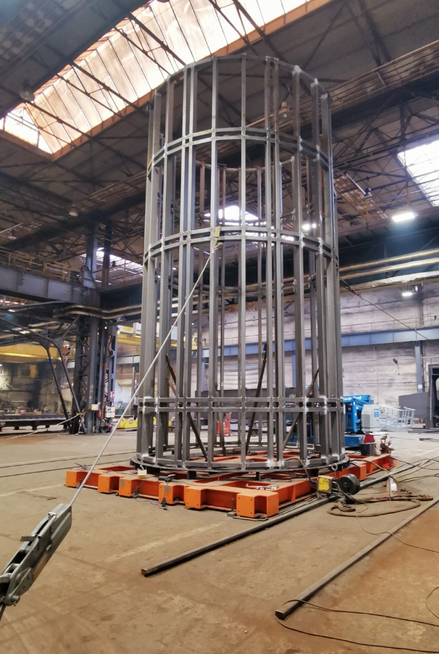 Laternen für Stadion (8m Hoch und knapp 5 Durchmesser)